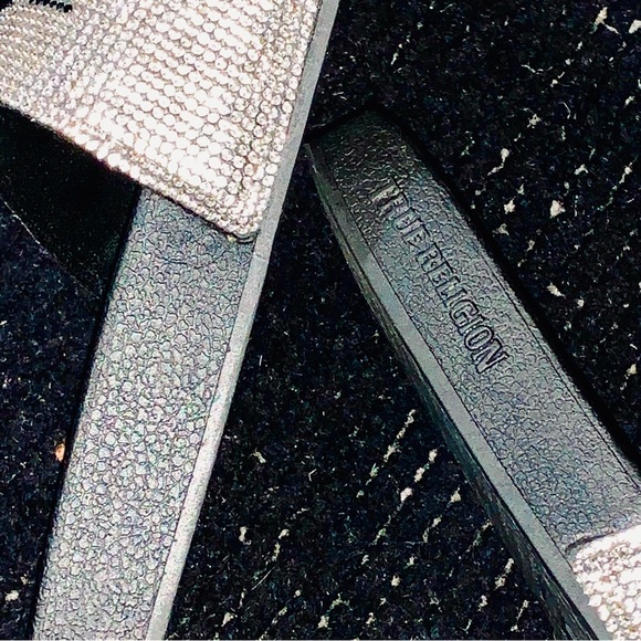 TRUE RELIGION MEYER ENCRUSTED CRYSTAL RHINSTONE | RUBBER SLIDES | Sz 7 | USED - Picture 5 of 8